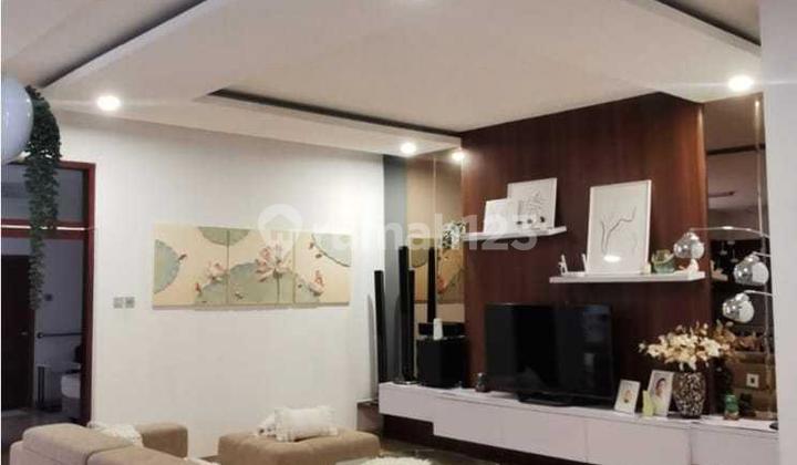 Dijual Rumah di Taman Kedoya Baru, Jakbar 4+1BR Furnished Luas Tanah 246m2 2