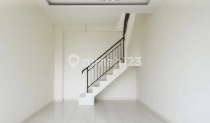 For Sale: 2-Story Shop House in Bintaro - Strategic Location & Ready for Business! 2