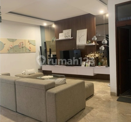 Dijual Rumah di Taman Kedoya Baru, Jakbar 4+1BR Furnished Luas Tanah 246m2 1