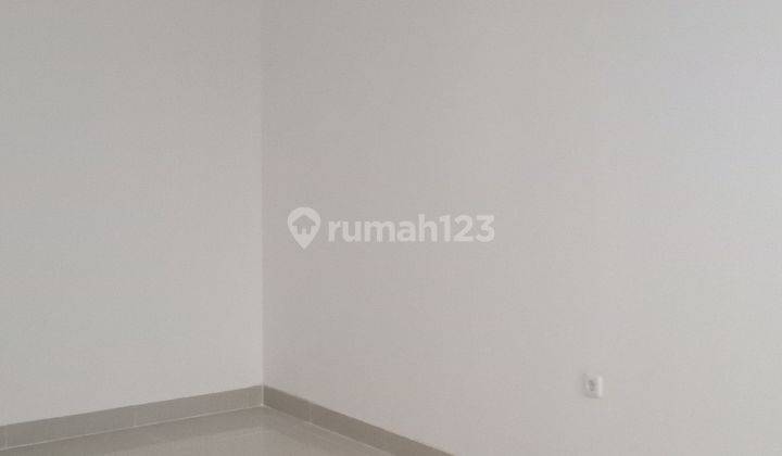 Rumah 2 Lantai di Pisangan Murah, Akses Ke Tol, Jalan 2 Mobil 2