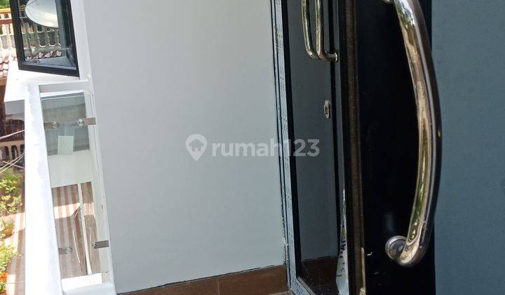 Rumah Murah 2 Lantai di Cipinang, Akses 2 Mobil, Dekat Stasiun 2