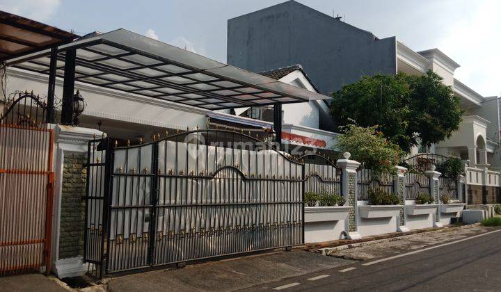 Rumah Cempaka Putih Murah, Asri, Lingkungan Aman, 2 Mobil 1