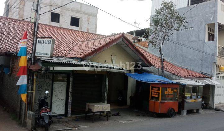 Rumah Cipete Kebayoran Baru di Tepi Jalan Raya, Ramai 2