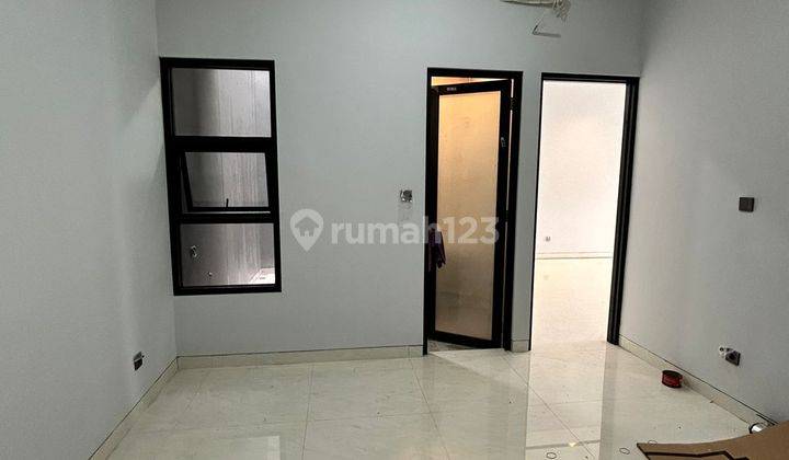 Turun Harga! Sutorejo Baru Row 4 Mobil Ada Bathtub Tropical House 2