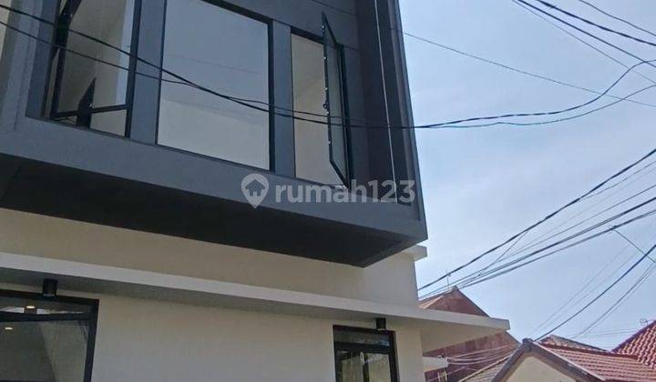 Rumah Baru Model Scandinavian Mewah Ada Rooftop Row 3 Mobil SHM 1