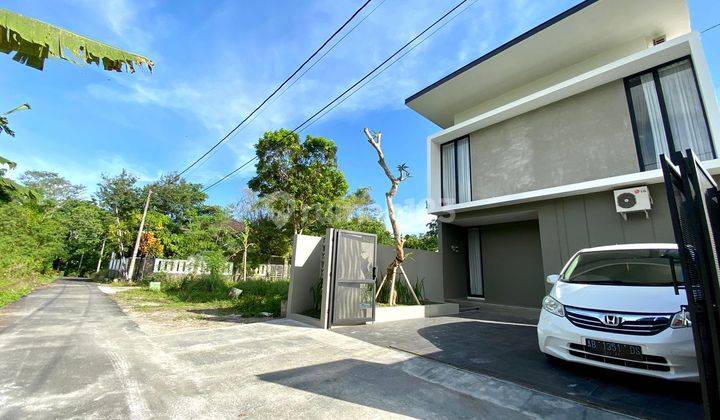 Rumah Dua Lantai Siap Huni SHM Akses Mudah Dekat Kota  2
