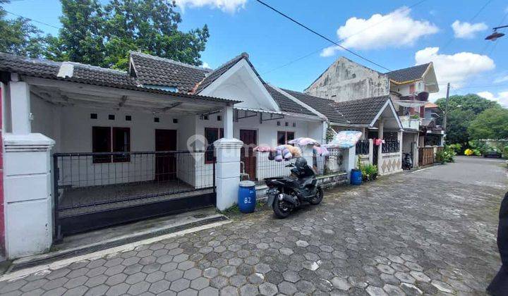 Rumah dalam perumahan dekat pln gedongkuning di Jl gedongkuning 9