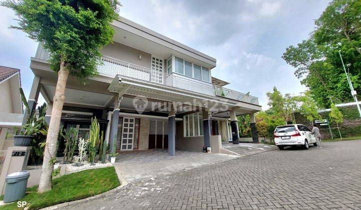 Rumah Mewah Full Furnished Dalam Komplek Perumahan Elite 1