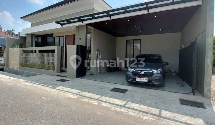 Rumah Baru Industrial Modern - Strategis Di Tepi Jalan Aspal Dekat Pasar Jangkang Jalan Kaliurang Km 13 Ngemplak Sleman 1