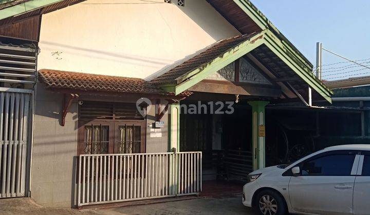 Rumah di Jl Sentosa 2 Lantai SHM 2