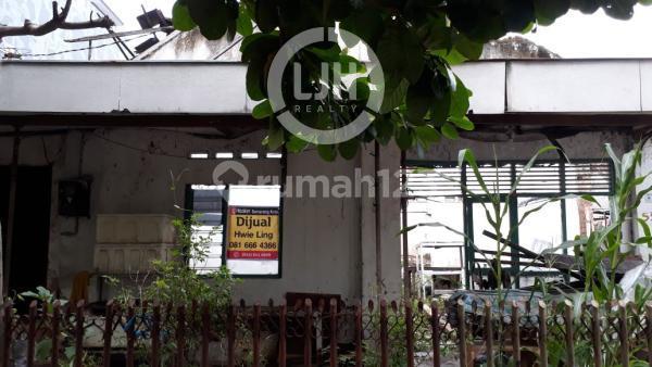 Plot with Ugly Building in Lamper 1