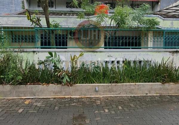 Rumah butuh renovasi di jalan Kalimas 1