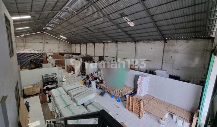 Gudang di Pangkalan Truk 1