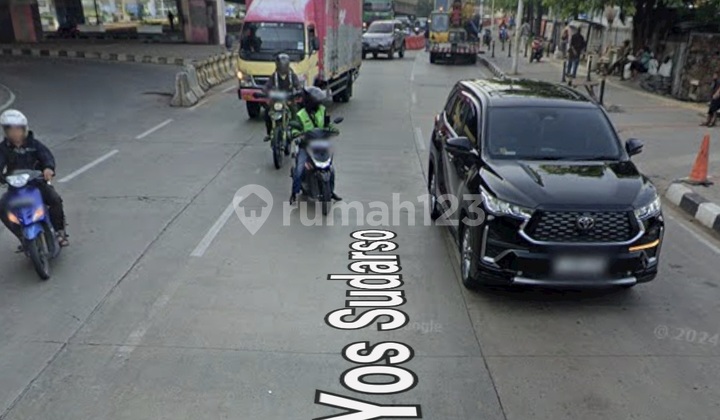 Strategic Land Suitable for Mini Market, Restaurant, Gas Station in Yos Sudarso, North Jakarta. Strategic Land Suitable for Mini Market, Restaurant, Gas Station in Yos Sudarso, North Jakarta.