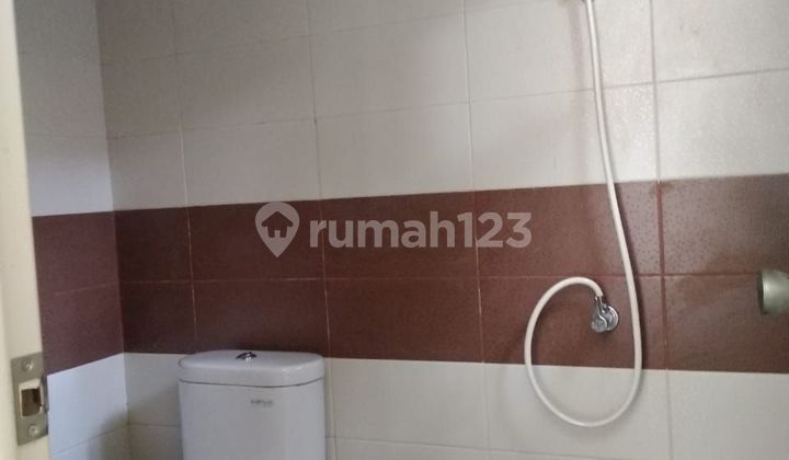 Rumah Dekat Hypermart Bsd 2 Lantai Hak Milik Di Golden Park 