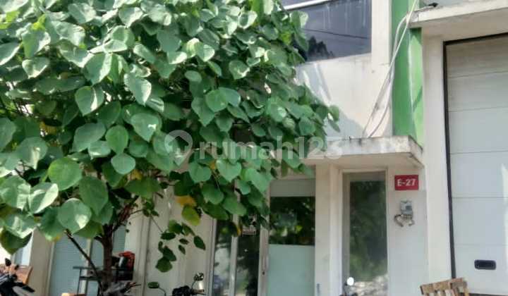 Warehouse in 3 Manis Jatake 240 M² 40-Foot Container Secure Complex No Thugs