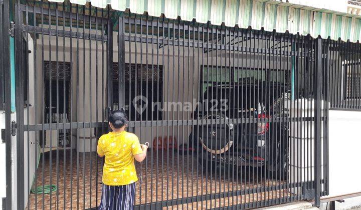 Rumah Rapi Dan Siap Pakai di Jelambar, Dijual 1