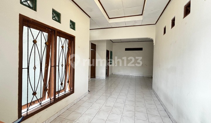rumah di setiabudi 2 lantai strategis sekali ada 15 kamar kost di jual segera rumah di setiabudi 2 lantai strategis sekali ada 15 kamar kost di jual segera