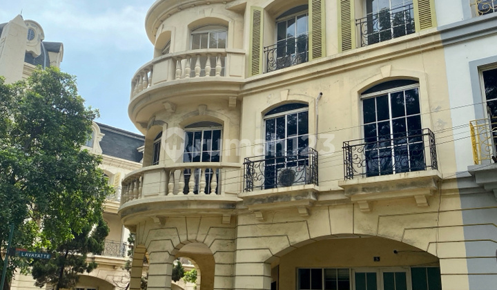 Palaise De Europe Shop House in North Lippokarawaci Palaise De Europe Shop House in North Lippokarawaci