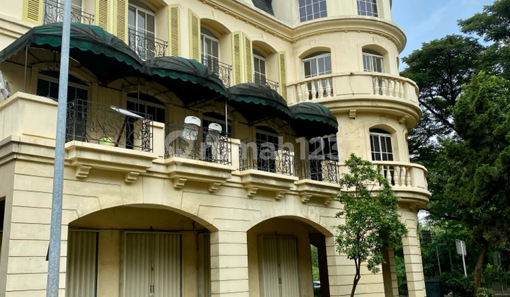 Palaise De Europe Shop House in North Lippokarawaci Palaise De Europe Shop House in North Lippokarawaci