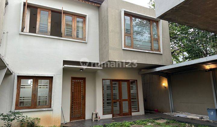 Disewakan Ruko di Kemang, Jakarta Selatan Dengan Galery Konsep 3 Lantai Untuk Office 4