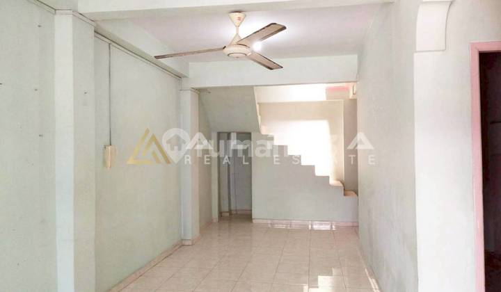 For Quick Sale: 1.5-Storey House in Anggrek Permai Baloi 2