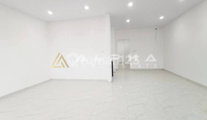 For Quick Sale Beautiful 3-Story House Victory Residence in Batam Center For Quick Sale Beautiful 3-Story House Victory Residence in Batam Center