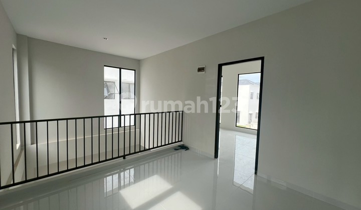 For Sale Diamond Pavilion 3 Story Hook