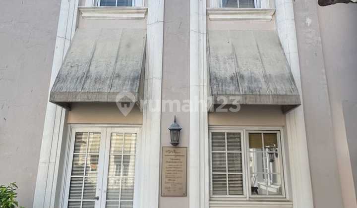 For Sale 3-Story House Vanya Park Alesha BSD City Tangerang Good Ready to Occupy 2