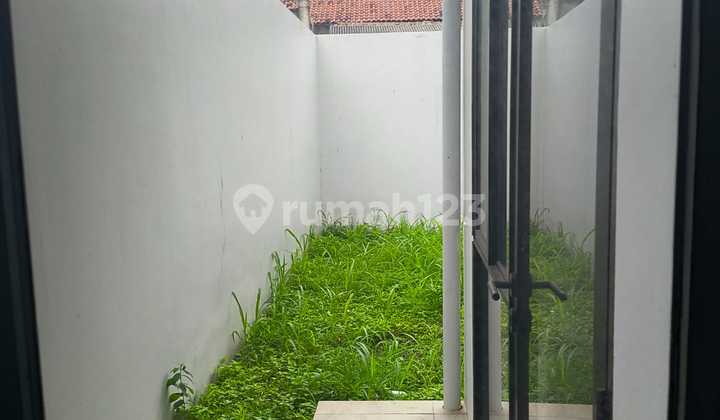 Disewa Rumah 2 Lantai Cendana Clov'r Lippo Karawaci Tangerang Bagus Semi Furnished Siap Huni FHer 2