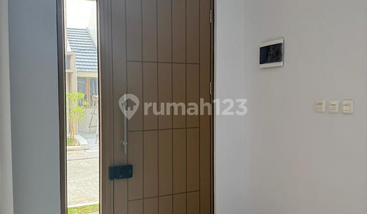 For Sale Springhill Yume Lagoon Tangerang House Beautiful Ready to Live In Fher 2
