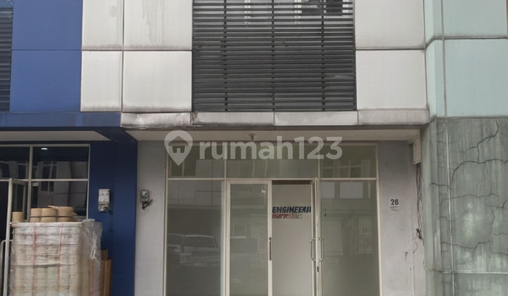 Dijual atau Disewa Ruko Jalur Sutera Timur 2 Lantai Alam Sutera Tangerang Bagus Siap Usaha Lal