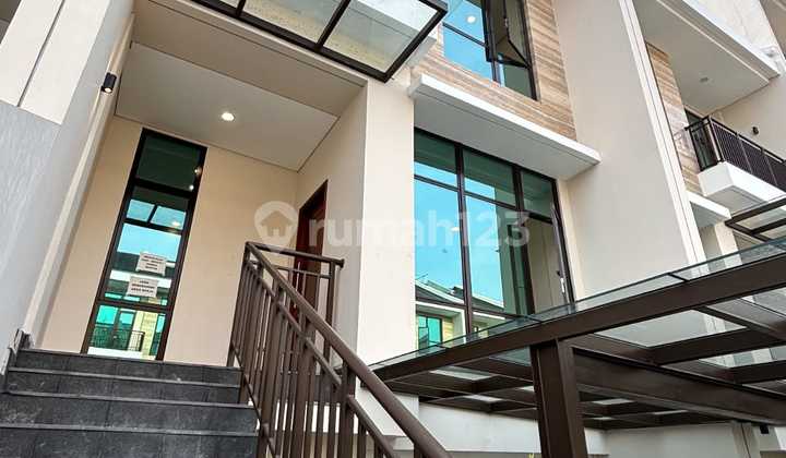 Rumah Bagus, Di Pondok Indah Townhouse, Strategis,one Gate System