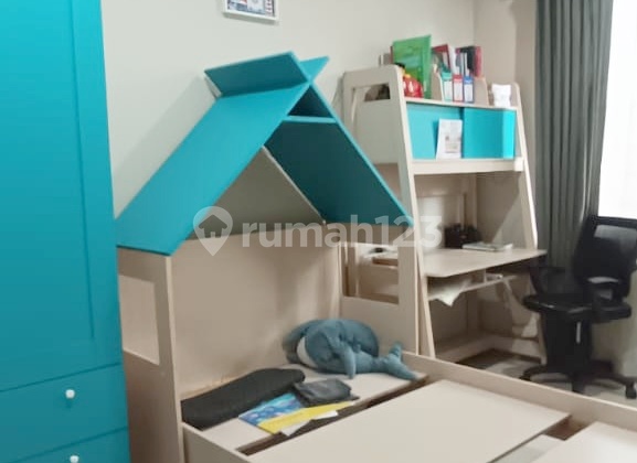 Pondok Indah, 2.5-story house, Ready to occupy, Semi-furnished, 2