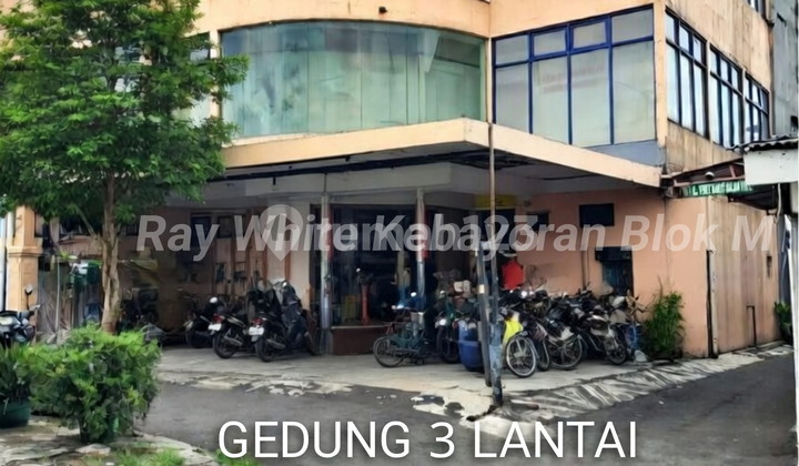 Gedung. 3. Lantai di Tebet. Barat Dalam