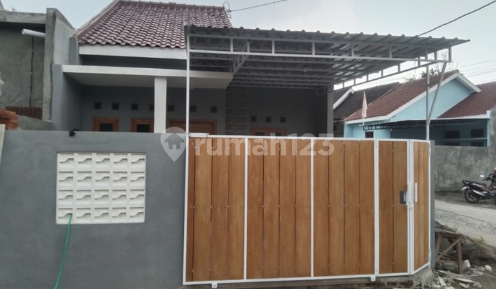 Rumah Baru Murah Lokasi Strategis Dekat Jalan Letjen Suprapto Bonus Pagar Canopy Solo Kota Surakata (progres Bangun)
