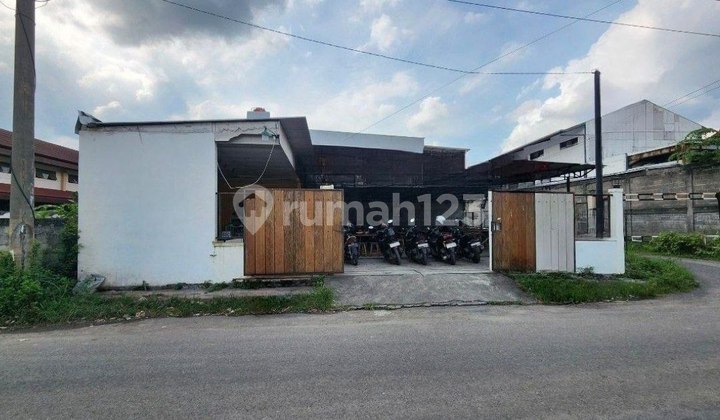 Tempat Usaha Posisi Hook Lokasi Akses Lebar Lokasi Strategis Dekat Kampus Ums Solo Surakarta Tempat Usaha Posisi Hook Lokasi Akses Lebar Lokasi Strategis Dekat Kampus Ums Solo Surakarta