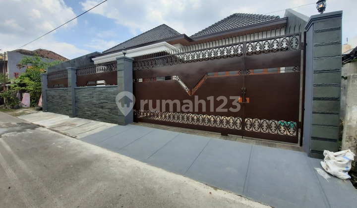 Rumah Baru Mewah Istimewa 1 lantai dekat Manahan Solo 1