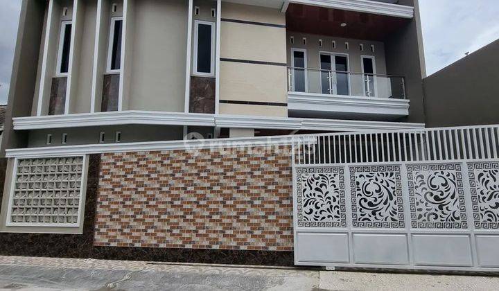 Rumah Baru Mewah 2 Lantai Siap Huni dekat Manahan Solo 1