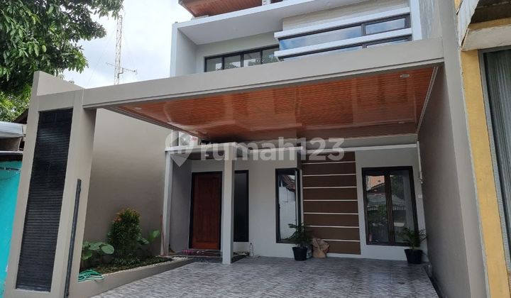 Rumah Baru Mewah 2 LT Lokasi Strategis Akses Lebar Solo Kota 1