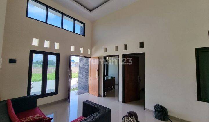 Rumah Murah Cantik di Colomadu dekat Tol Klodran 1