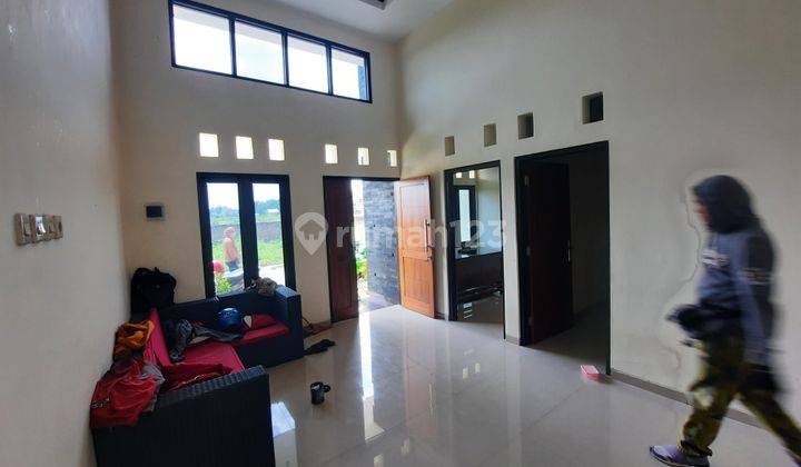 Rumah Murah Cantik di Colomadu dekat Tol Klodran 6