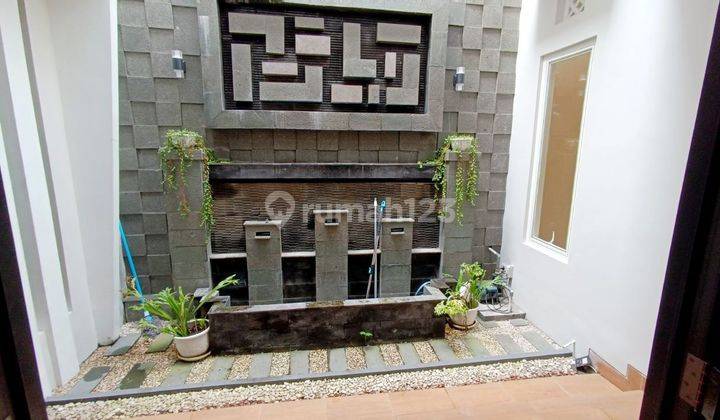 Rumah Baru Mewah 2 Lantai Istimewa Solo Kota 13