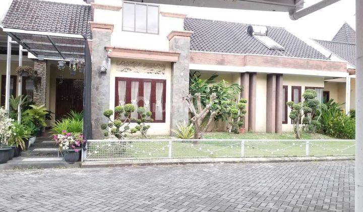 Rumah Mewah Luas Di Cluster Premium Gentan 10