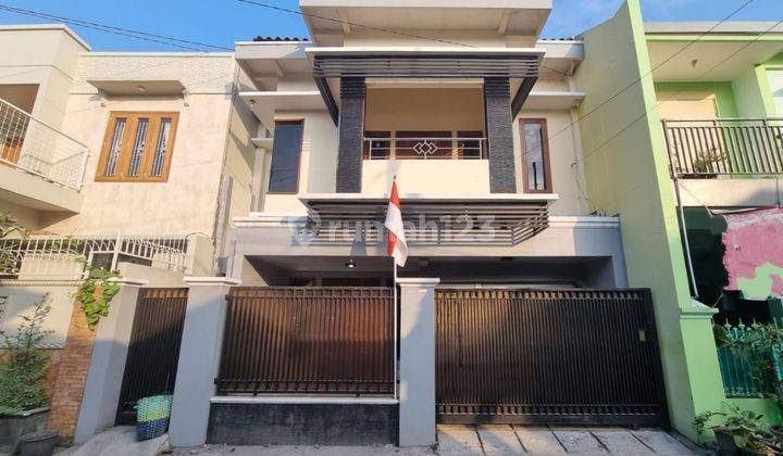 Rumah Bagus 2 lt Strategis dekat Manahan Solo 1