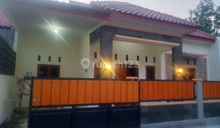 Rumah Baru Bagus Siap Huni dekat Kampus UMS Solo dan Superindo 1