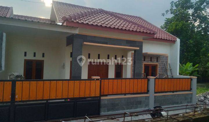 Rumah Baru Bagus Siap Huni dekat Kampus UMS Solo dan Superindo 2