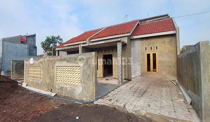 Rumah Baru Banyuanyar Tengah Kota Solo Bonus Pagar dan Canopy 1