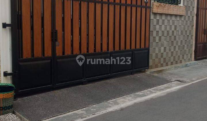 Rumah Mewah 2 Lantao Full Furnish Lokasi Strategis Dekat Stadion Manahan Solo 2