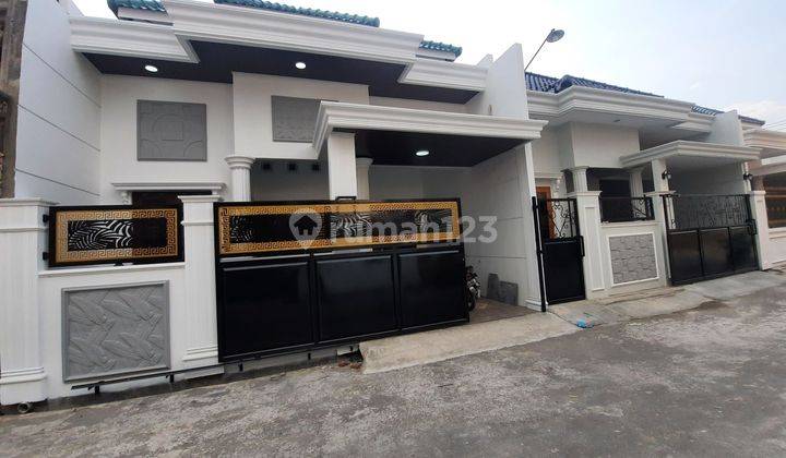 2 Unit Rumah Baru  1,5 Lt Mezzanine Design Modern Classic Hanya 3 Menit Ke Luwes Gentan 2